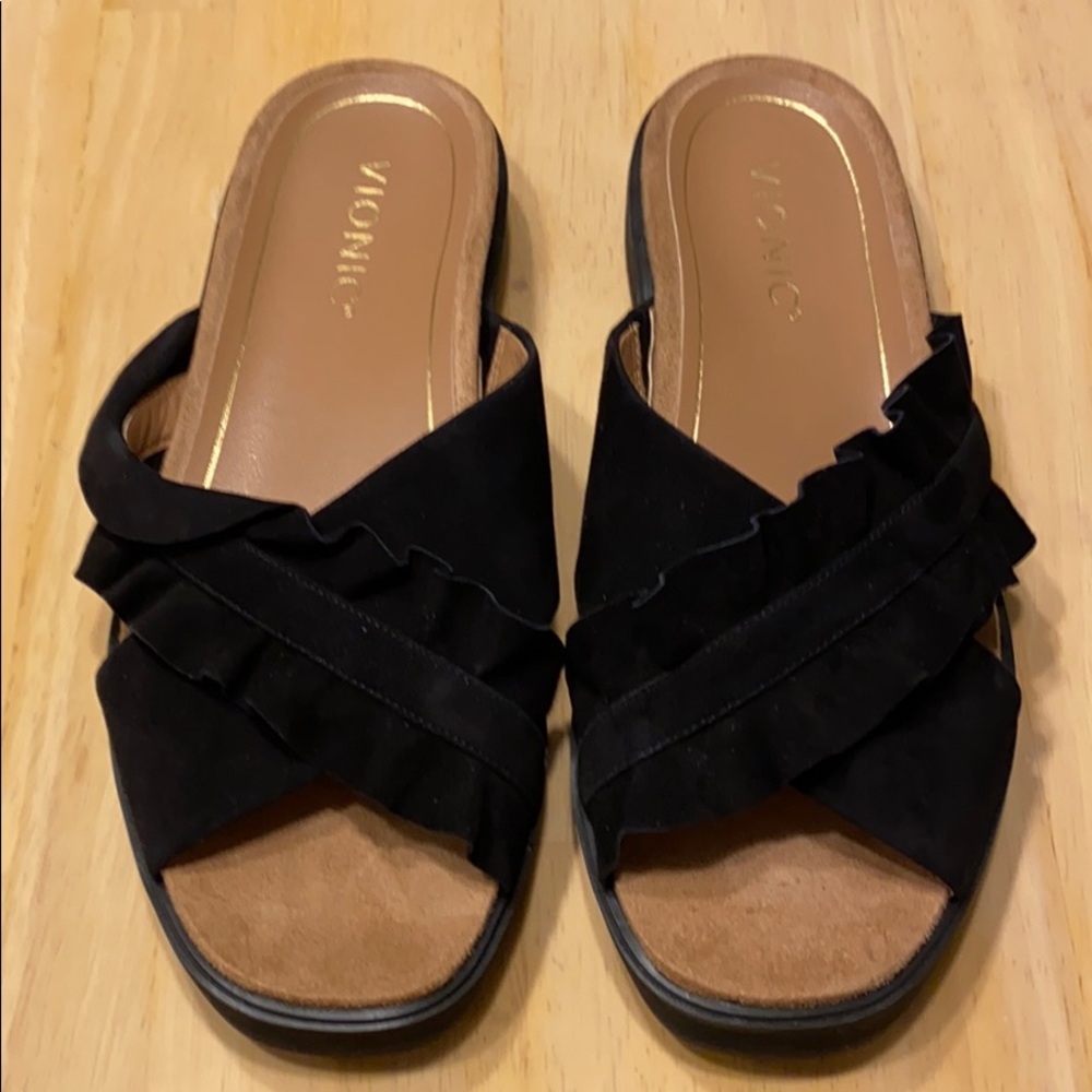 Vionic Izalea black ruffle slide suede size 7.5